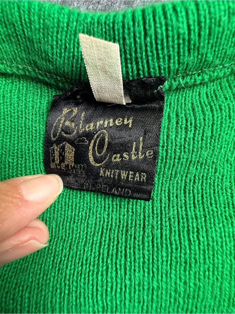 Vintage Blarney Castle Ireland Green V-Neck Shamrock Sweater Size S - Picture 5 of 13